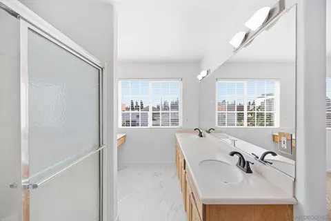 Bath - 108 W Douglas Ave, El Cajon, CA 92020 photo 2 of 4