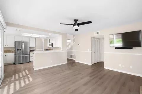 Living - 1865 Ithaca Dr, Vista, CA 92081 photo 3 of 5
