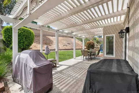 Exterior - 1865 Ithaca Dr, Vista, CA 92081 photo 6 of 7