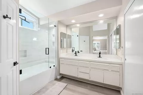 Bath - 1865 Ithaca Dr, Vista, CA 92081 photo 2 of 4