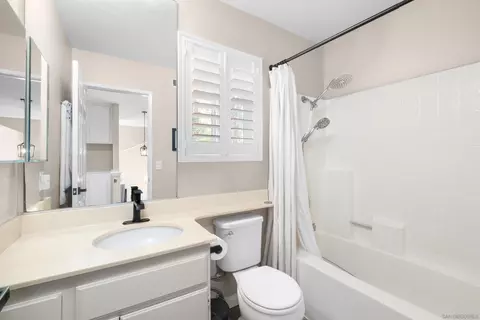 Bath - 1865 Ithaca Dr, Vista, CA 92081 photo 4 of 4