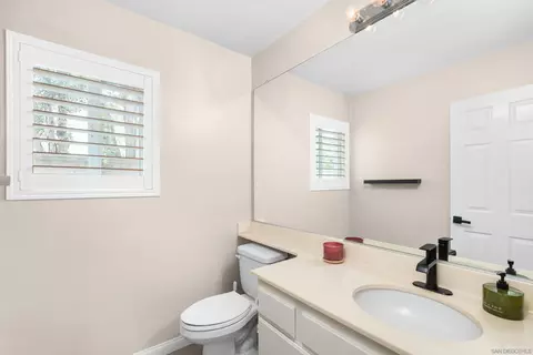 Bath - 1865 Ithaca Dr, Vista, CA 92081 photo 1 of 4
