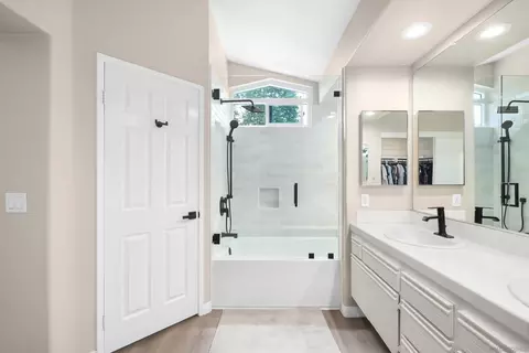 Bath - 1865 Ithaca Dr, Vista, CA 92081 photo 3 of 4