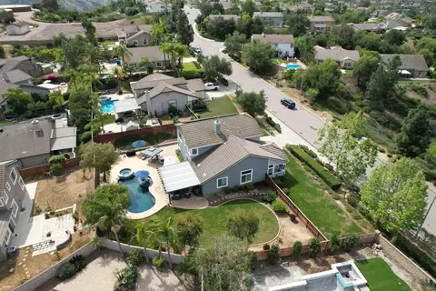View/Area - 424 Hidden Trails Rd, Escondido, CA 92027 photo 2 of 3