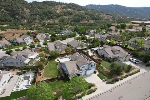 View/Area - 424 Hidden Trails Rd, Escondido, CA 92027 photo 1 of 3
