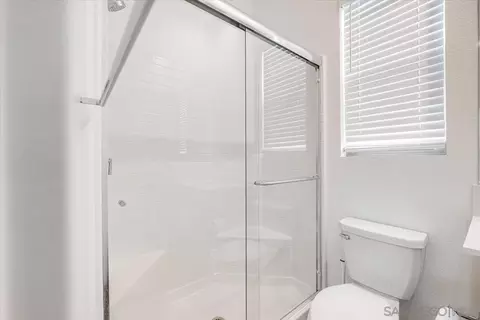 Bath - 691 Westbrook Loop, San Marcos, CA 92078 photo 3 of 10
