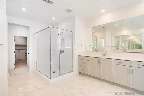 Bath - 691 Westbrook Loop, San Marcos, CA 92078 photo 6 of 10
