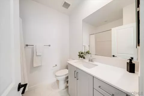 Bath - 691 Westbrook Loop, San Marcos, CA 92078 photo 7 of 10