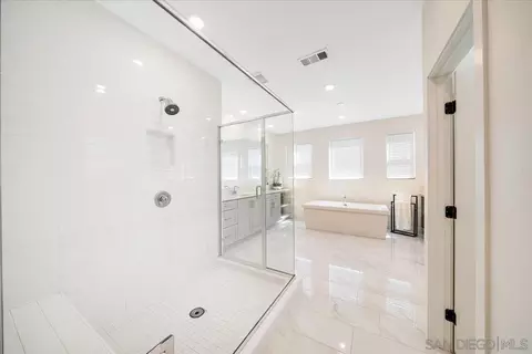 Bath - 691 Westbrook Loop, San Marcos, CA 92078 photo 4 of 10