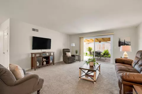 Living - 13447 Orange Blossom Ln, Poway, CA 92064 photo 2 of 3