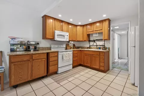 Kitchen - 2157 Arnold #201, Alpine, CA 91901 photo 2 of 2