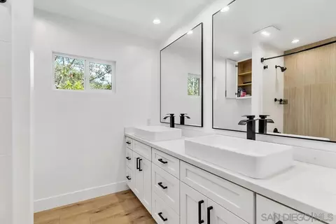 Bath - 2612 Miller, Escondido, CA 92029 photo 5 of 7