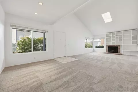 Living - 8048 Caminito Gianna, La Jolla, CA 92037 photo 2 of 3