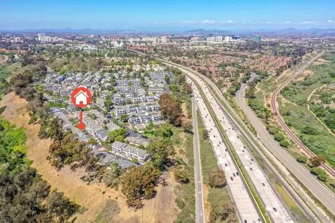View/Area - 8048 Caminito Gianna, La Jolla, CA 92037 photo 1 of 3