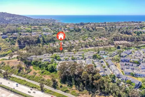 View/Area - 8048 Caminito Gianna, La Jolla, CA 92037 photo 2 of 3
