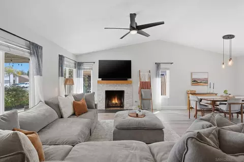 Living - 10218 Pebble Beach Dr, Santee, CA 92071 photo 3 of 4
