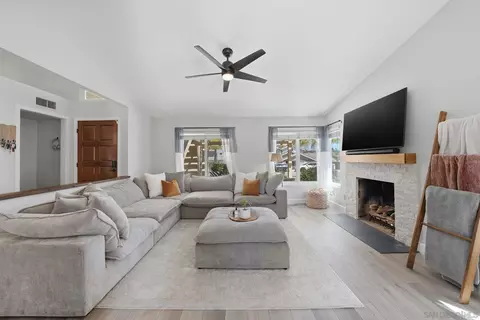 Living - 10218 Pebble Beach Dr, Santee, CA 92071 photo 2 of 4