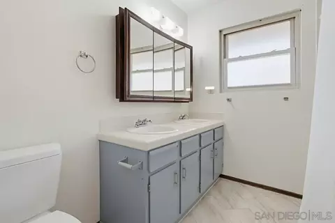 Bath - 14475 Pebble Cyn, Poway, CA 92064 photo 4 of 5