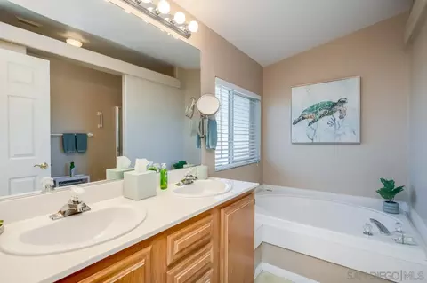 Bath - 15935 Spring Oaks Rd #124, El Cajon, CA 92021 photo 1 of 2