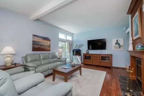 Living - 15935 Spring Oaks Rd #124, El Cajon, CA 92021 photo 2 of 4