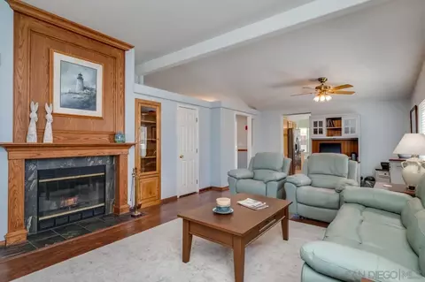 Living - 15935 Spring Oaks Rd #124, El Cajon, CA 92021 photo 3 of 4