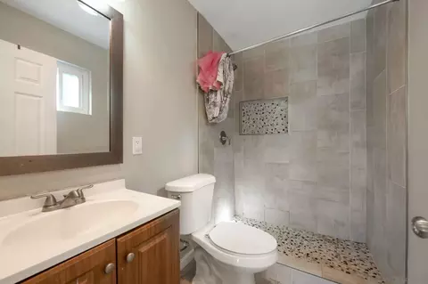 Bath - 955 Maya St, Spring Valley, CA 91977 photo 2 of 2
