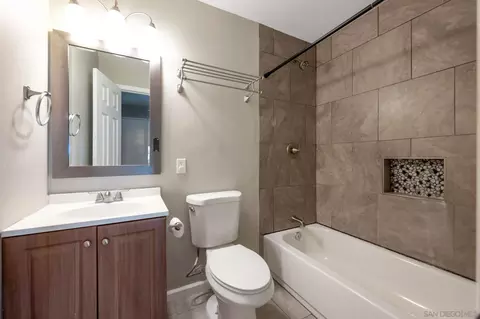 Bath - 955 Maya St, Spring Valley, CA 91977 photo 1 of 2