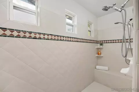 Bath - 11766 Treadwell Dr, Poway, CA 92064 photo 5 of 7