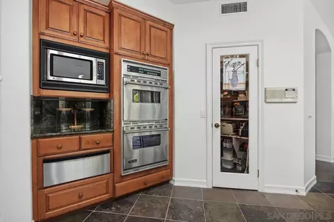 Kitchen - 11766 Treadwell Dr, Poway, CA 92064 photo 4 of 4