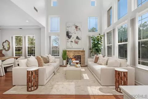 Living - 11766 Treadwell Dr, Poway, CA 92064 photo 2 of 5