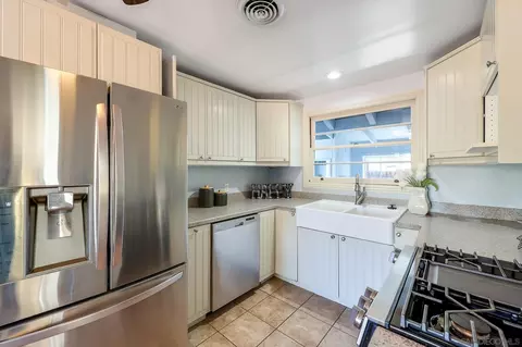 Kitchen - 132 Croydon Ln, El Cajon, CA 92020 photo 3 of 4