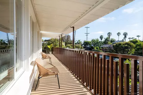 Exterior - 1551 Burgundy Rd, Encinitas, CA 92024 photo 5 of 9