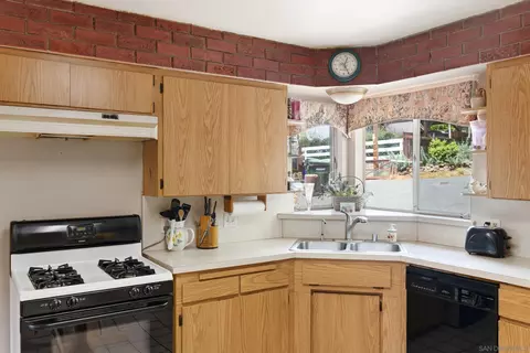 Kitchen - 9361 Hollyhock Rd, Spring Valley, CA 91977 photo 3 of 4