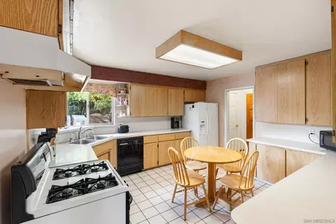 Kitchen - 9361 Hollyhock Rd, Spring Valley, CA 91977 photo 2 of 4