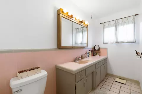 Bath - 9361 Hollyhock Rd, Spring Valley, CA 91977 photo 2 of 2