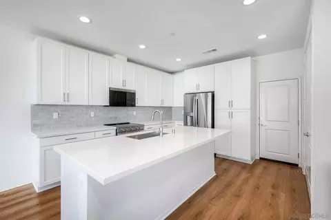 7700 Jasmine Ct, Santee, CA 92071