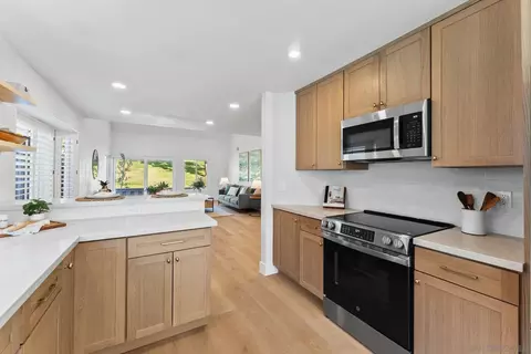 Kitchen - 4676 Barcelona, Oceanside, CA 92056 photo 4 of 4