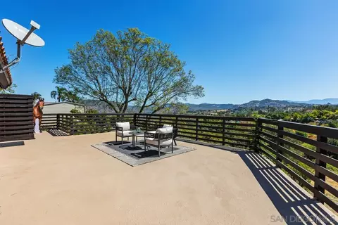 Exterior - 974 Via Hillview, Fallbrook, CA 92028 photo 2 of 8