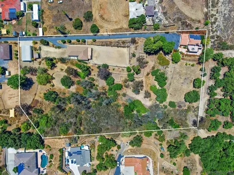 View/Area - 974 Via Hillview, Fallbrook, CA 92028 photo 1 of 2