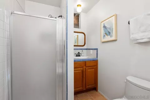 Bath - 974 Via Hillview, Fallbrook, CA 92028 photo 4 of 4