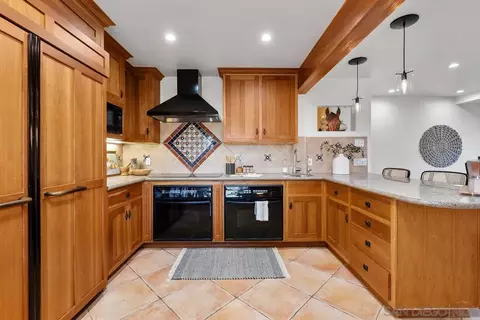 Kitchen - 974 Via Hillview, Fallbrook, CA 92028 photo 2 of 4