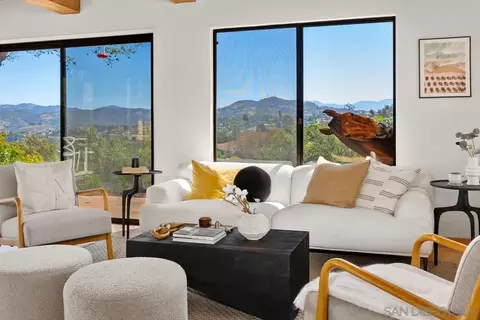 Living - 974 Via Hillview, Fallbrook, CA 92028 photo 2 of 2
