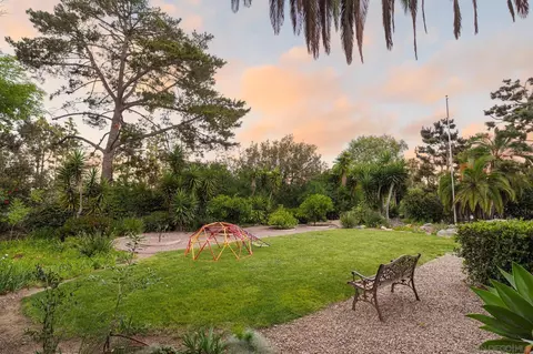 Exterior - 1450 Highland Dr, Solana Beach, CA 92075 photo 6 of 15