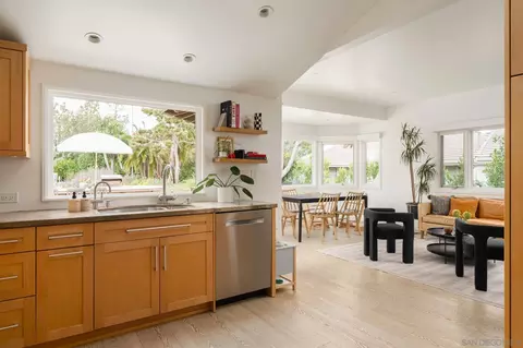 Kitchen - 1450 Highland Dr, Solana Beach, CA 92075 photo 3 of 4