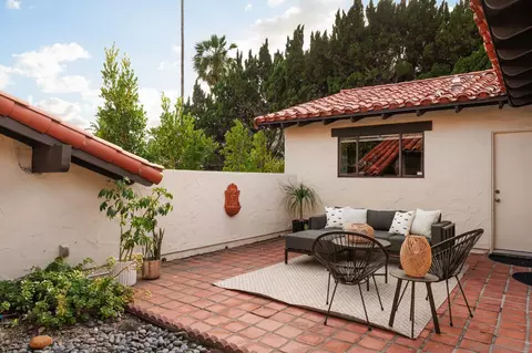Exterior - 1450 Highland Dr, Solana Beach, CA 92075 photo 4 of 15