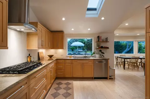 Kitchen - 1450 Highland Dr, Solana Beach, CA 92075 photo 4 of 4