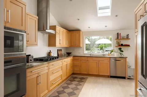 Kitchen - 1450 Highland Dr, Solana Beach, CA 92075 photo 2 of 4