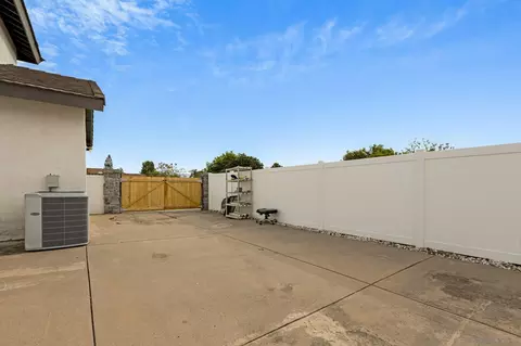 Exterior - 1291 Dexter, Escondido, CA 92029 photo 6 of 10