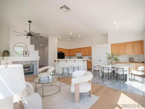 Living - 2641 Lobelia, Alpine, CA 91901 photo 3 of 3