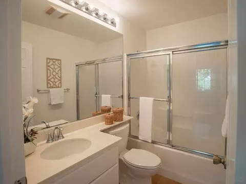 Bath - 2641 Lobelia, Alpine, CA 91901 photo 3 of 3